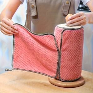 Multi-Purpose Oil-Absorbing Cleaning Cloths